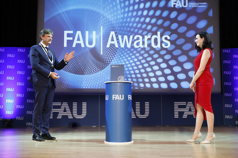 Laura Kirste wins the ALEX schnell-digital!-Award in the category Best-of-schnell-digital!