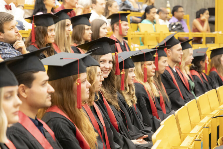 Register now for the graduation ceremony at FAU WiSo on December 8, 2023