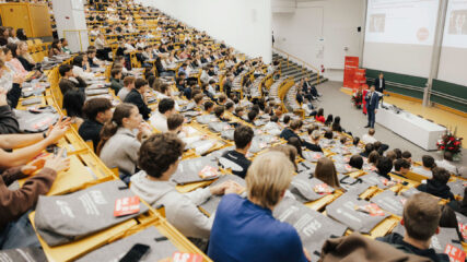 To the page:First-year student’s welcome event